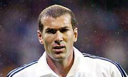 Зинедин Зидан - человек, подаривший Реал Кубок Лиги Чемпионов в 2002-ом году!